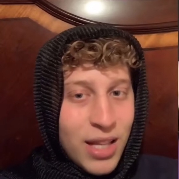 Meet your Posher, Yahya - Picture 1 of 1